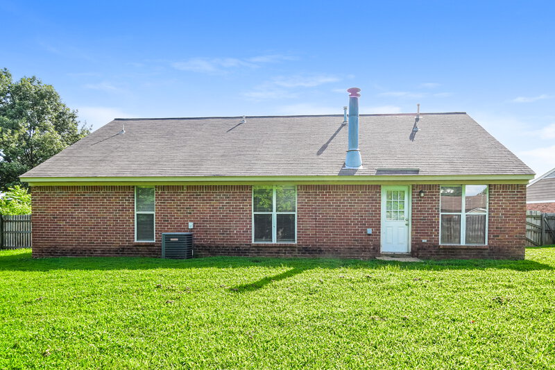 1,755/Mo, 10368 Palmer Cv Olive Branch, MS 38654 Rear View