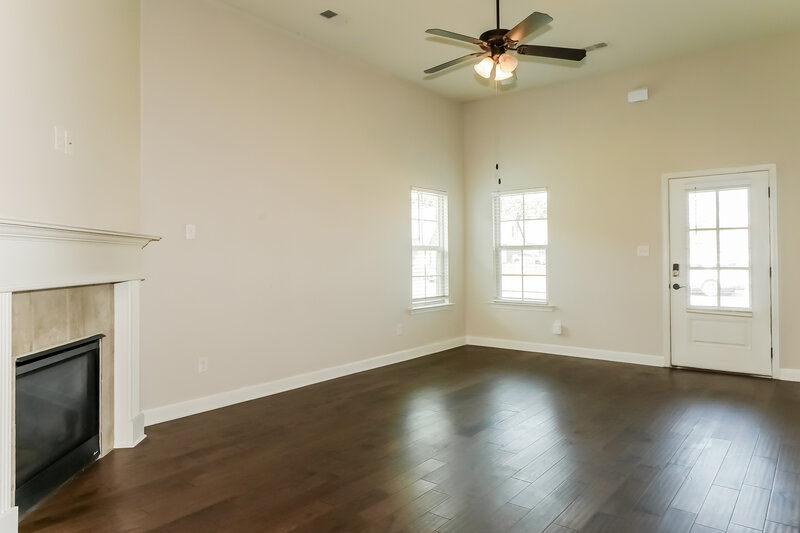 1,985/Mo, 8047 Switzer Dr Southaven, MS 38671 Living Room View