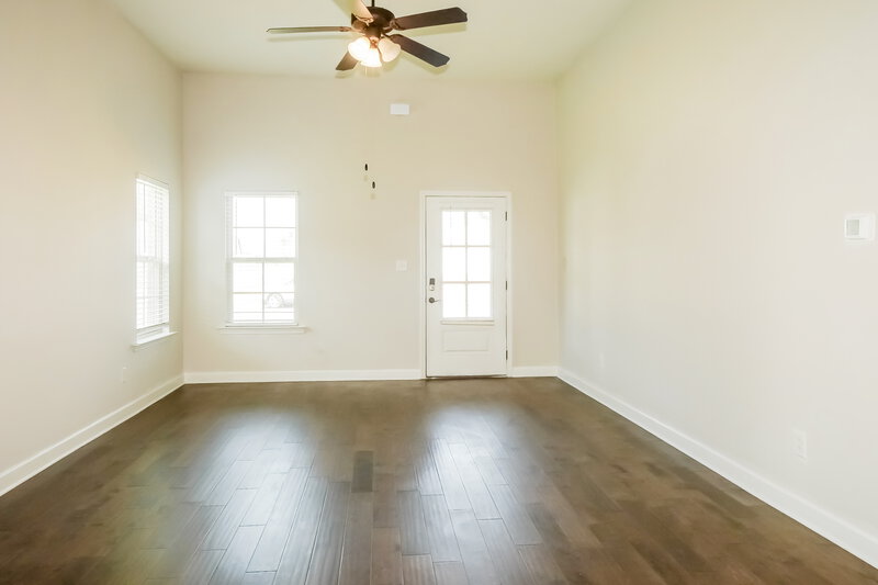 1,985/Mo, 8047 Switzer Dr Southaven, MS 38671 Living Room View 3