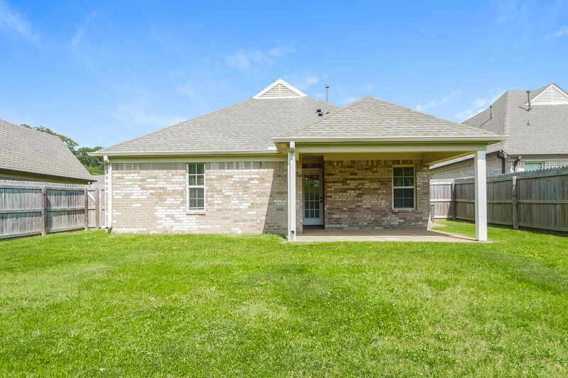 1,985/Mo, 8047 Switzer Dr Southaven, MS 38671 Rear View