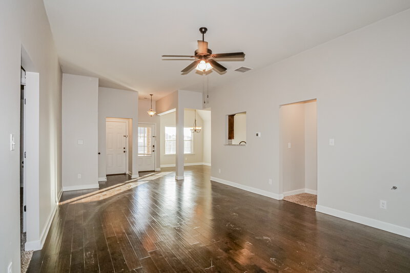 1,905/Mo, 1415 Switzer Cv Southaven, MS 38671 Living Room View 2