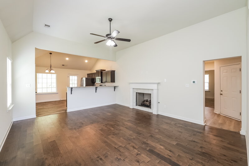 1,985/Mo, 1451 Switzer Cv Southaven, MS 38671 Living Room View
