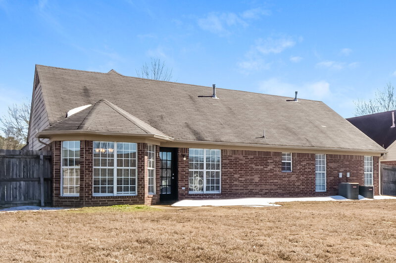 2,000/Mo, 6325 Sandbourne E Olive Branch, MS 38654 Rear View 2