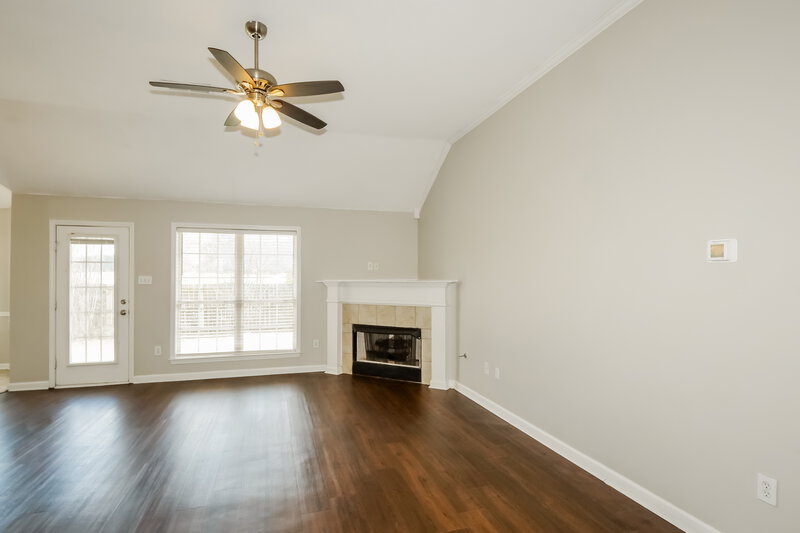 1,950/Mo, 145 Cameron Dr Oakland, TN 38060 Living Room View