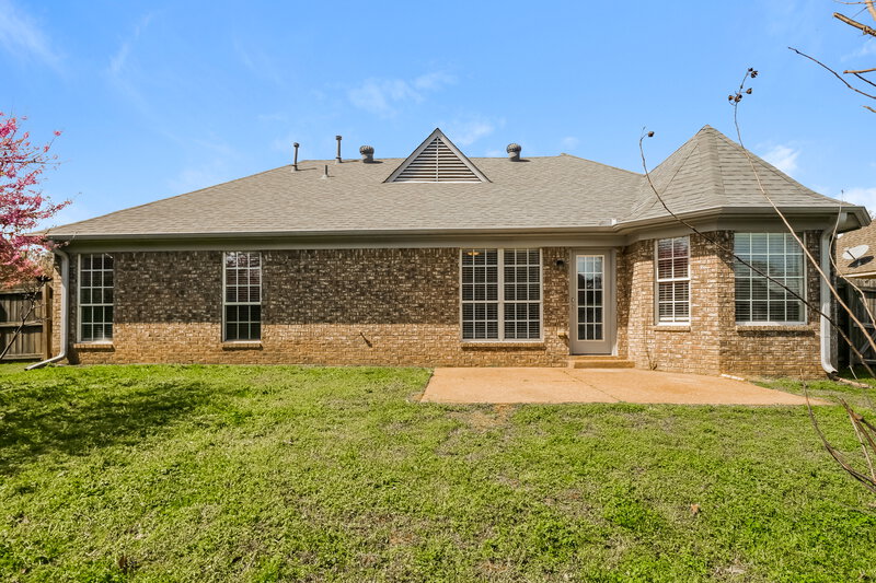 1,950/Mo, 145 Cameron Dr Oakland, TN 38060 Rear View