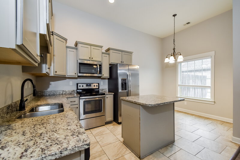 2,070/Mo, 2600 Molly Ln Southaven, MS 38672 Kitchen View 2