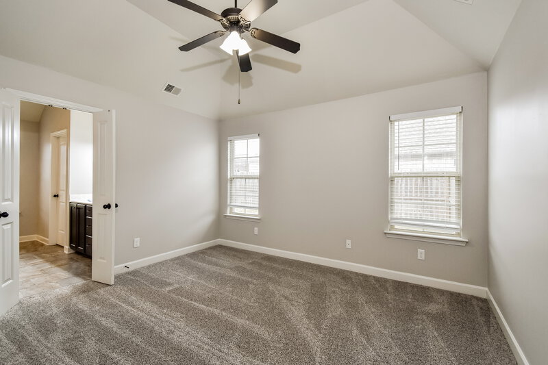 2,070/Mo, 2600 Molly Ln Southaven, MS 38672 Main Bedroom View