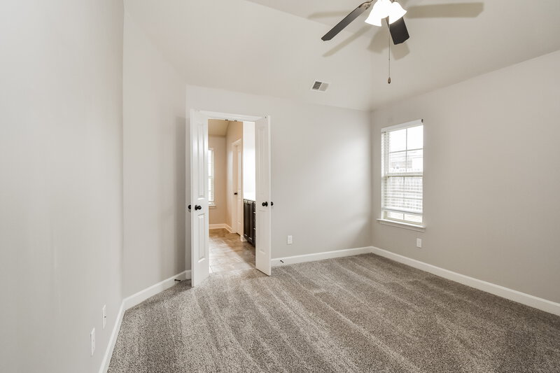 2,070/Mo, 2600 Molly Ln Southaven, MS 38672 Main Bedroom View 2