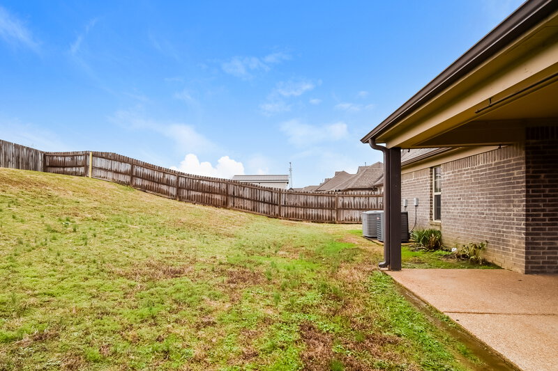 2,070/Mo, 2600 Molly Ln Southaven, MS 38672 Backyard View