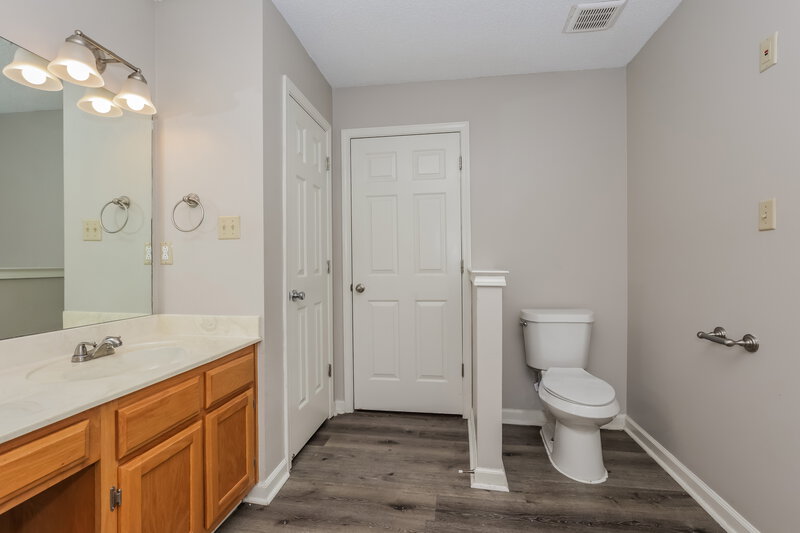 1,930/Mo, 7697 Shadow Fork Ln Arlington, TN 38002 Main Bathroom View 2