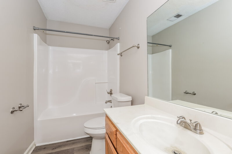 1,930/Mo, 7697 Shadow Fork Ln Arlington, TN 38002 Bathroom View 2