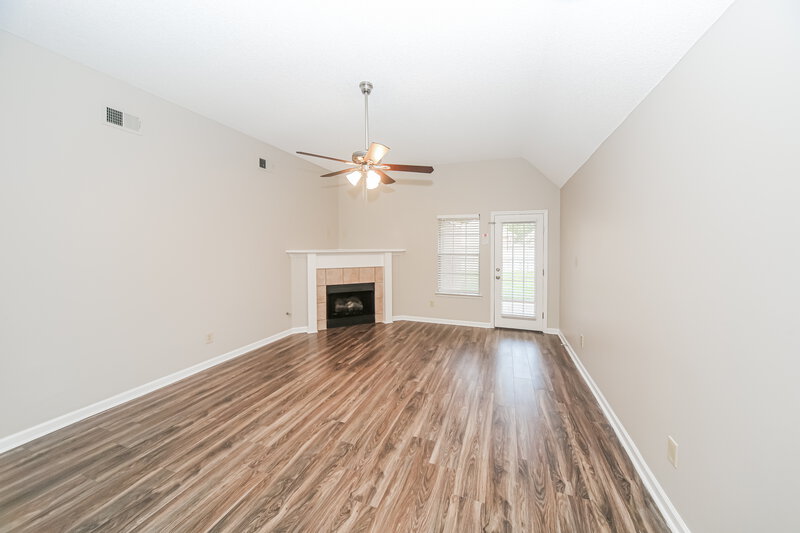 1,760/Mo, 8274 Regal Bend Dr Olive Branch, MS 38654 Living Room View 2
