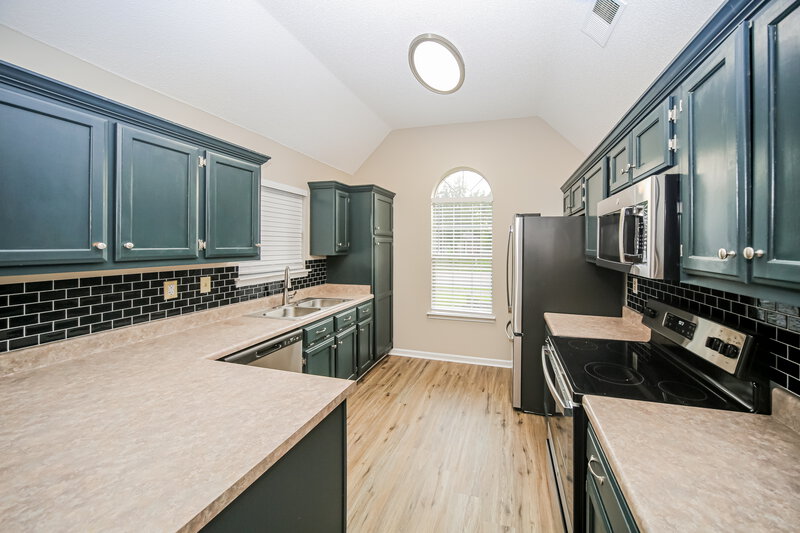 1,760/Mo, 8274 Regal Bend Dr Olive Branch, MS 38654 Kitchen View 2