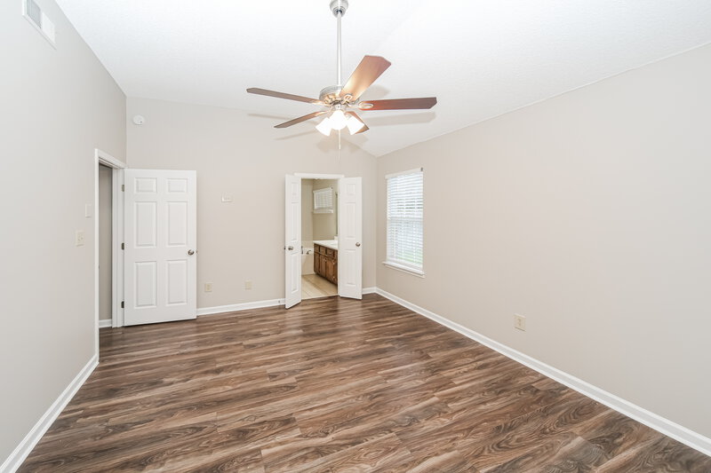1,760/Mo, 8274 Regal Bend Dr Olive Branch, MS 38654 Main Bedroom View 2