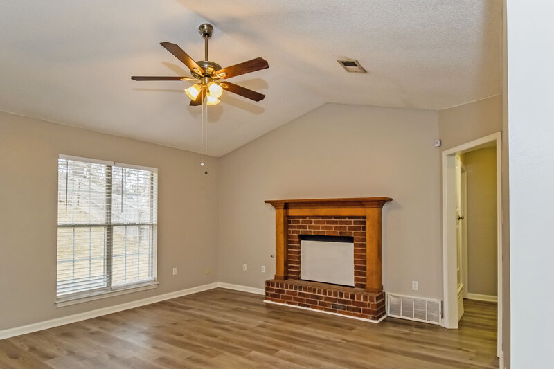 1,675/Mo, 7367 Fox Trace Cv Southaven, MS 38671 Living Room View