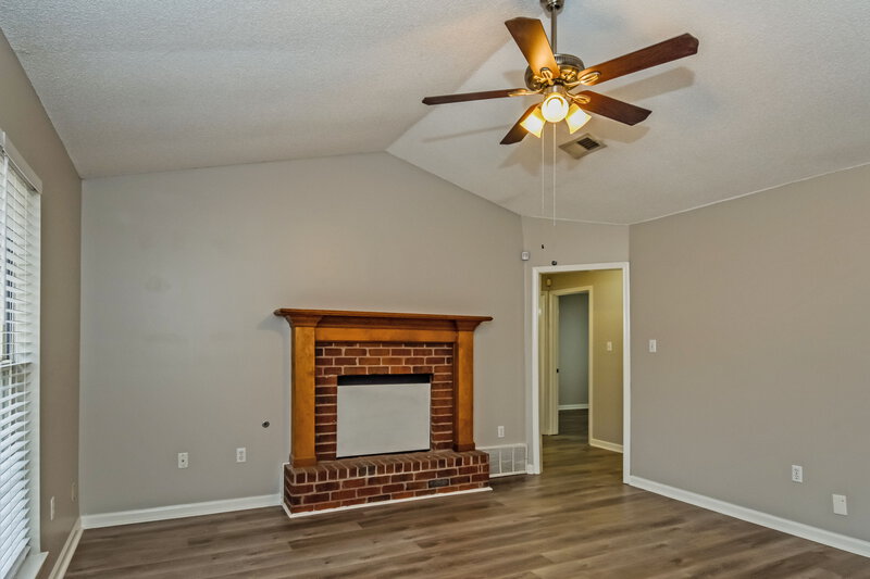 1,675/Mo, 7367 Fox Trace Cv Southaven, MS 38671 Living Room View 2