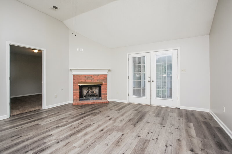 1,865/Mo, 5822 Michaelson Dr Olive Branch, MS 38654 Living Room View 2