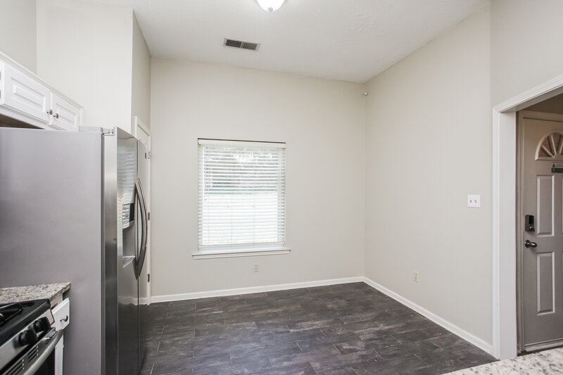 1,865/Mo, 5822 Michaelson Dr Olive Branch, MS 38654 Kitchen View 2