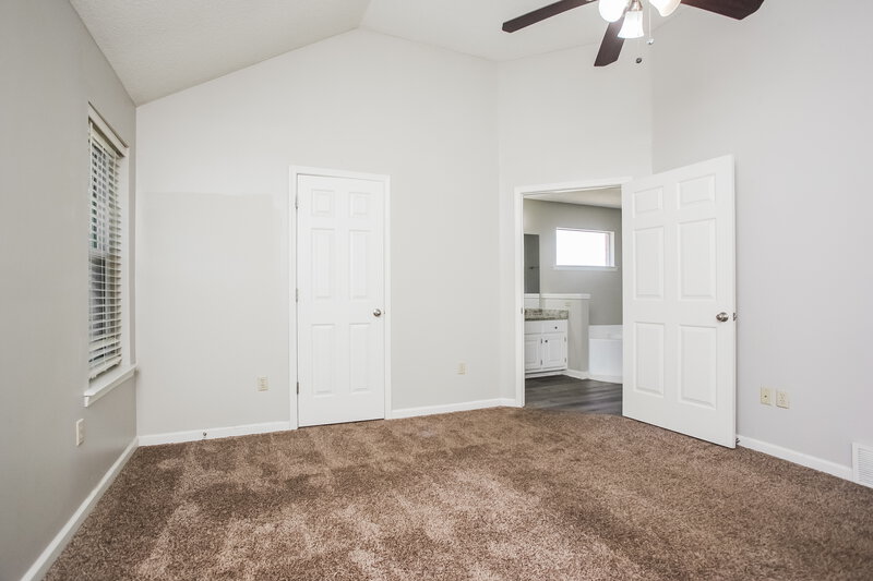 1,865/Mo, 5822 Michaelson Dr Olive Branch, MS 38654 Main Bedroom View