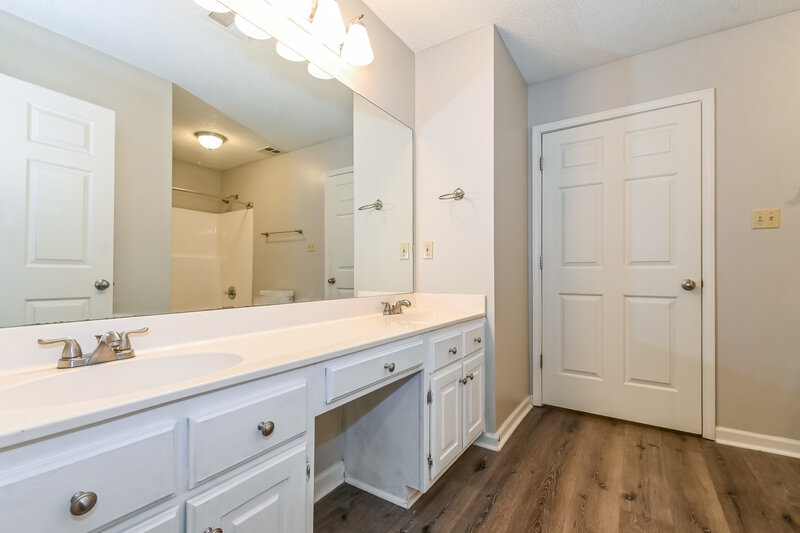 2,080/Mo, 5822 Michaelson Dr Olive Branch, MS 38654 Bathroom View