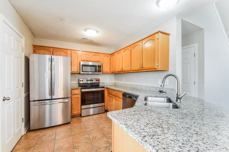 1,710/Mo, 9793 E Dogwood Court Olive Branch, MS 38654 Kitchen View 2