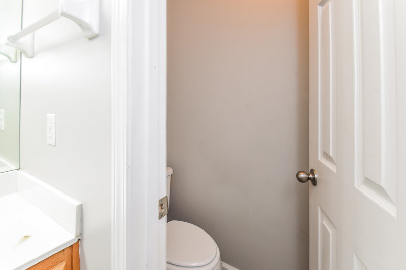 1,710/Mo, 9793 E Dogwood Court Olive Branch, MS 38654 Main Bathroom View 2