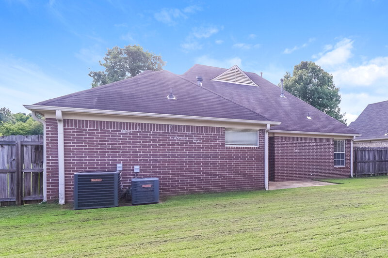 1,995/Mo, 5760 Landau Dr Southaven, MS 38671 Rear View 2