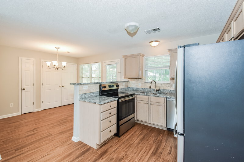 1,755/Mo, 9296 Brooks Dr Olive Branch, MS 38654 Kitchen View 2