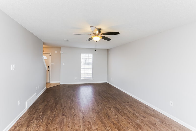 2,135/Mo, 12800 Fox Bend Ln Olive Branch, MS 38654 Living Room View