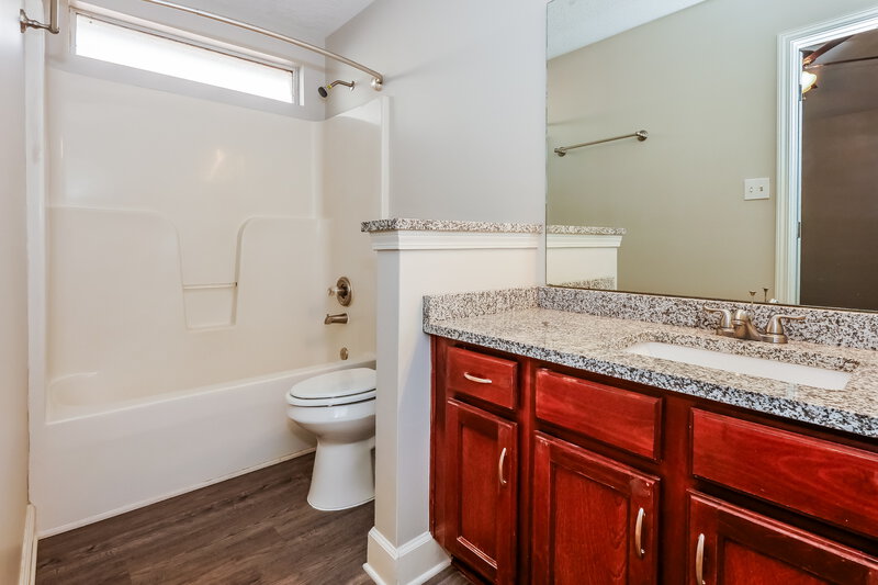 1,855/Mo, 10104 Cross Hill Rd Cordova, TN 38018 Main Bathroom View