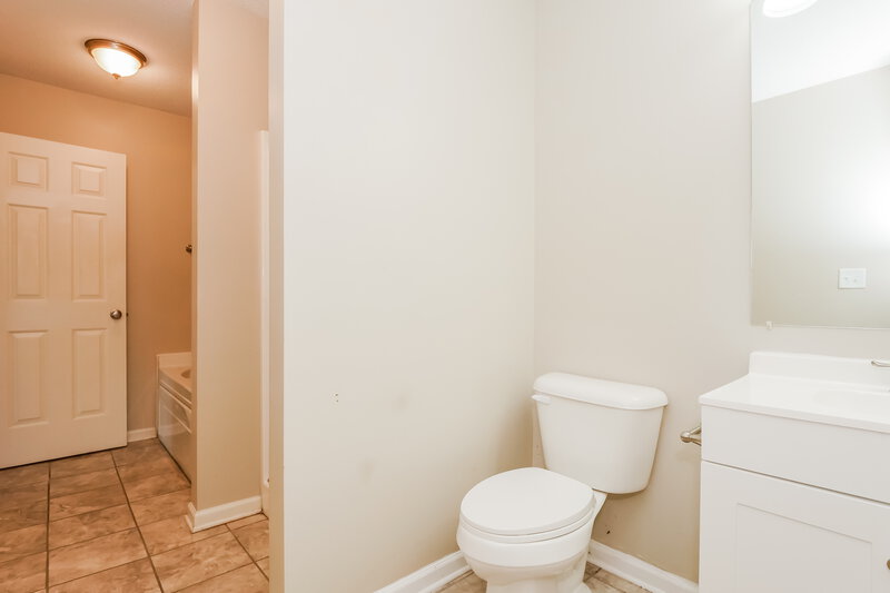 1,775/Mo, 7296 Green Ash Dr Olive Branch, MS 38654 Main Bathroom View