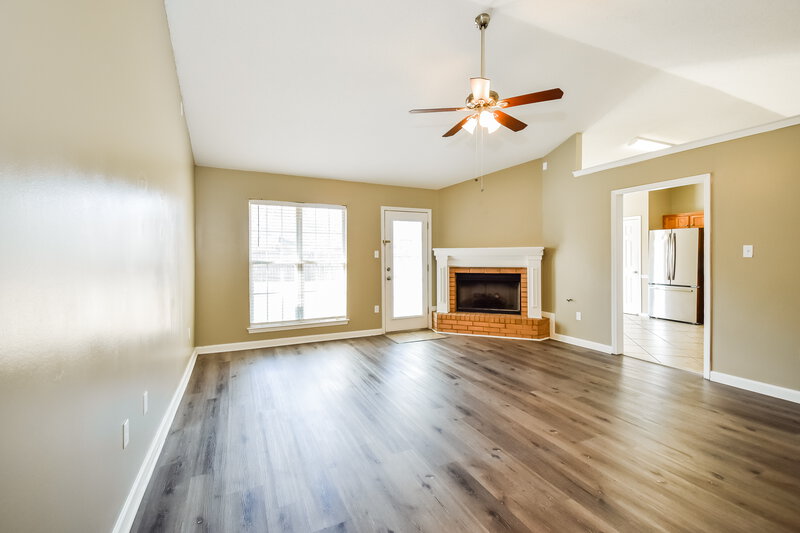 1,655/Mo, 7343 Bridle Ln Southaven, MS 38671 Living Room View 2