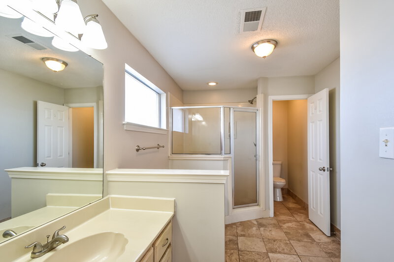 1,820/Mo, 1511 Beringer Dr Cordova, TN 38018 Main Bathroom View 2