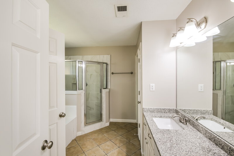 1,900/Mo, 956 Jessica Lauren Cordova, TN 38018 Main Bathroom View 2