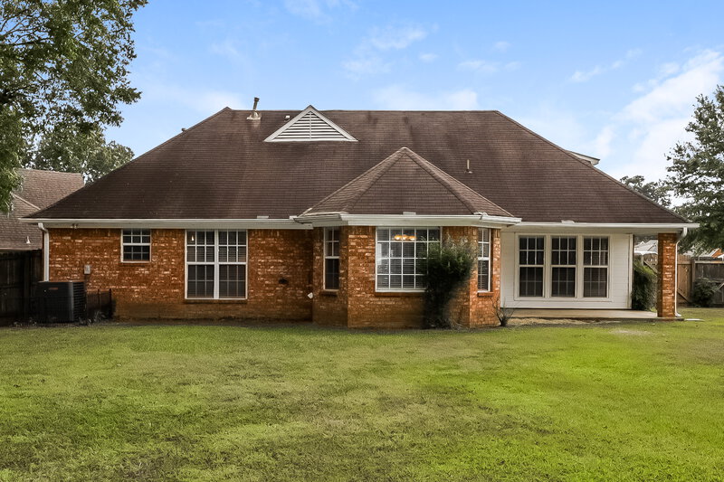 2,730/Mo, 9456 Stone Point Dr Olive Branch, MS 38654 Rear View