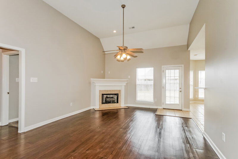 2,005/Mo, 7100 Maple Grove Rd Olive Branch, MS 38654 Living Room View