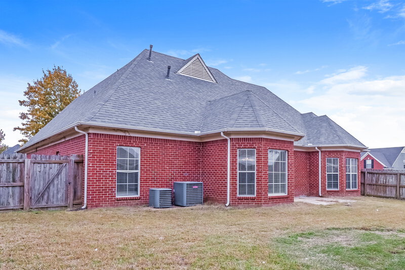 2,005/Mo, 7100 Maple Grove Rd Olive Branch, MS 38654 Rear View 2