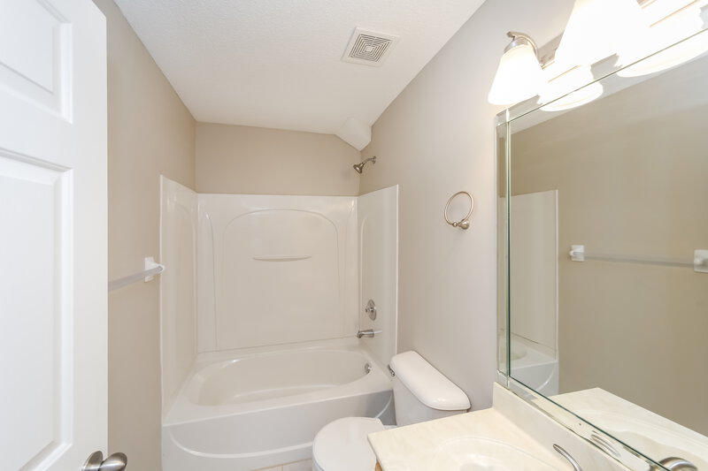 1,840/Mo, 9950 Vista Ridge  Dr Olive Branch, MS 38654 Bathroom View