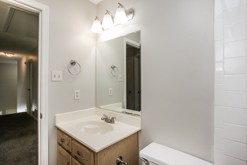 1,965/Mo, 5996 Southbend Ln Olive Branch, MS 38654 Bathroom View