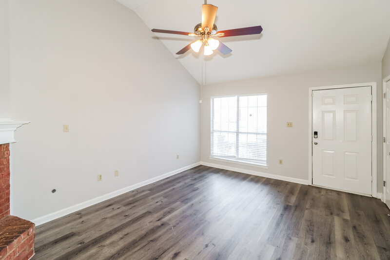 1,590/Mo, 6275 Liberty Point Cv Walls, MS 38680 Living Room View 2