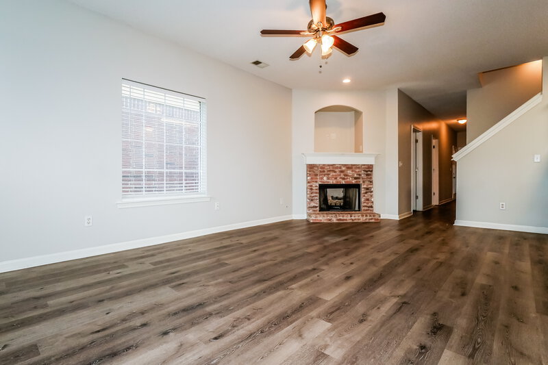 1,800/Mo, 10182 Sorrento Pl Cordova, TN 38018 Living Room View