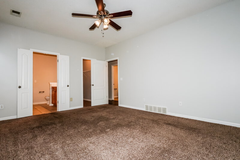 1,800/Mo, 10182 Sorrento Pl Cordova, TN 38018 Main Bedroom View 2