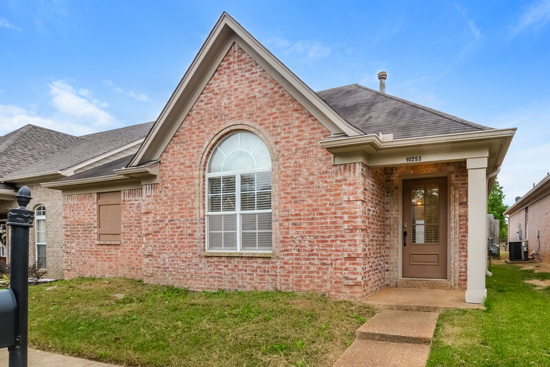 1,645/Mo, 10253 Evening Hill Dr Cordova, TN 38016 Front View