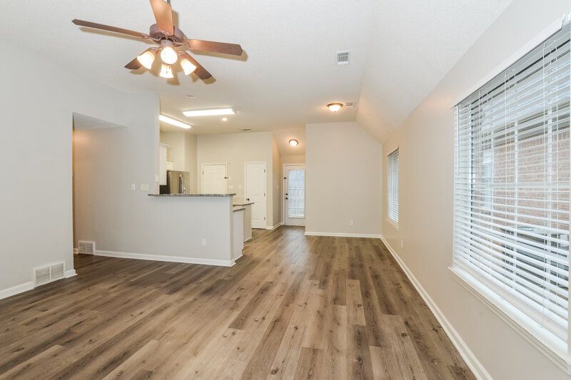 1,645/Mo, 10253 Evening Hill Dr Cordova, TN 38016 Living Room View