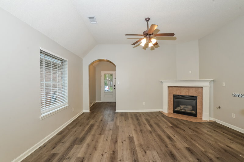 1,645/Mo, 10253 Evening Hill Dr Cordova, TN 38016 Living Room View 2