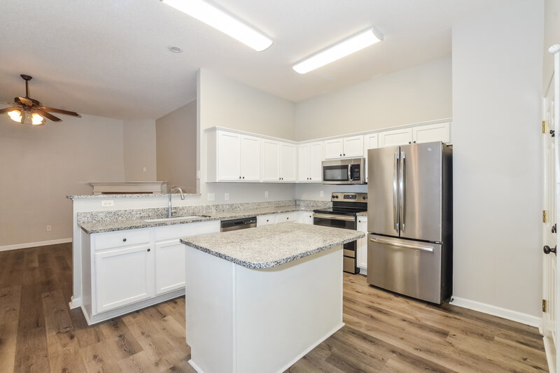 1,645/Mo, 10253 Evening Hill Dr Cordova, TN 38016 Kitchen View 2