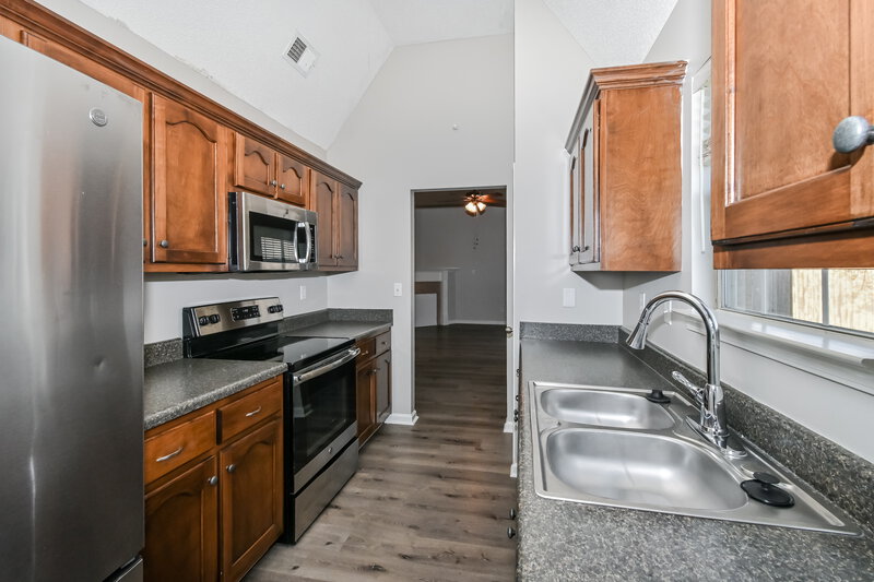1,825/Mo, 7355 Green Ash Dr Olive Branch, MS 38654 Kitchen View
