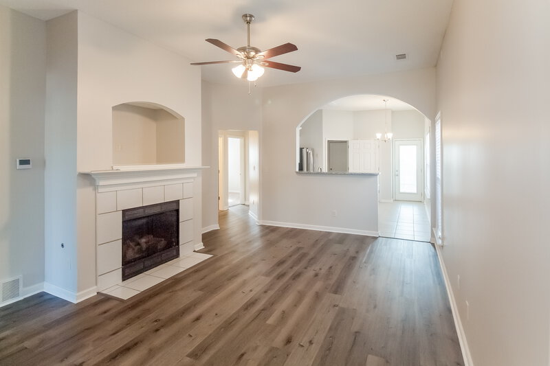 1,595/Mo, 6855 Mikayla Ln Cordova, TN 38018 Living Room View