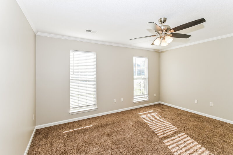 1,925/Mo, 7569 W Winners Circle Southaven, MS 38671 Main Bedroom View 2
