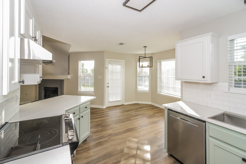 2,090/Mo, 1125 Red Fern Cir W Cordova, TN 38018 Kitchen View 2